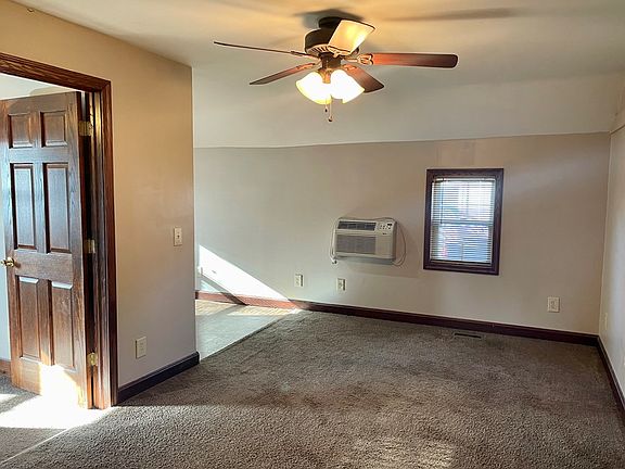3rd image of 425 W 15th St