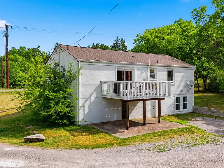 368 Oakview Dr — Photo 29