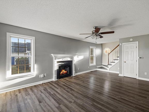 4th image of 407 Aqua Marine Ln