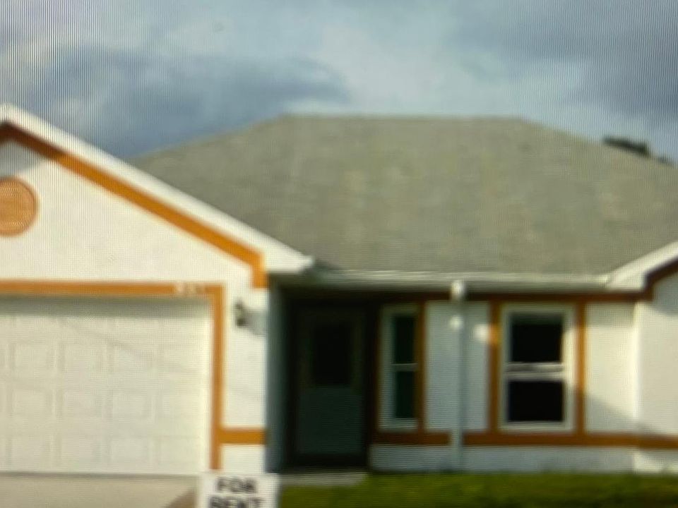 1st image of 541 SW Lairo Ave