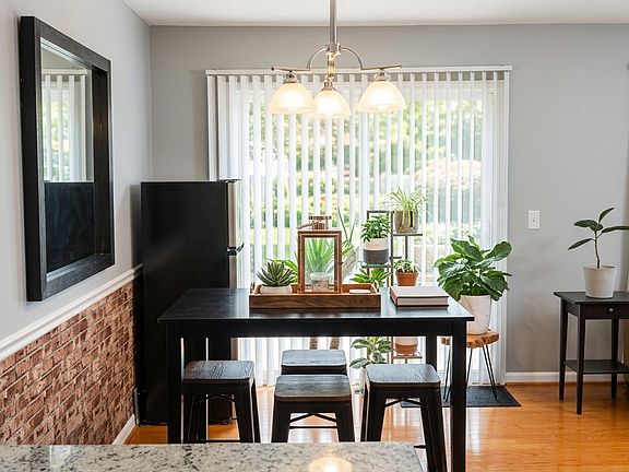 5th image of 10397 Balsam Ln