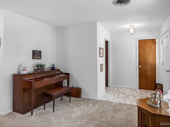 4th image of 336 Hillside Rd