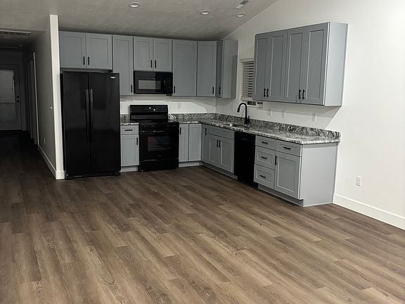 3rd image of 130 E 625 N #130
