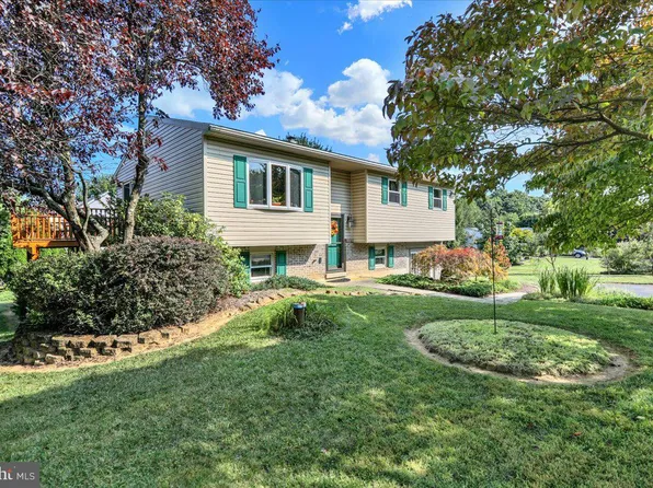 7428 Hillock Ln, Reading, PA 19606