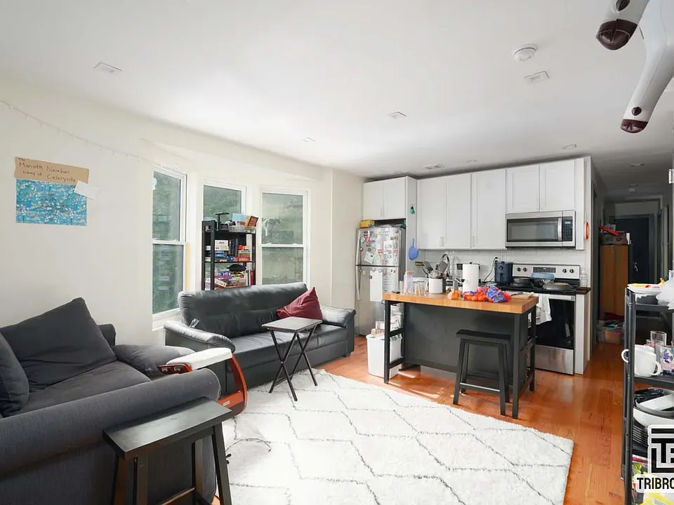 1431 York Ave #37
