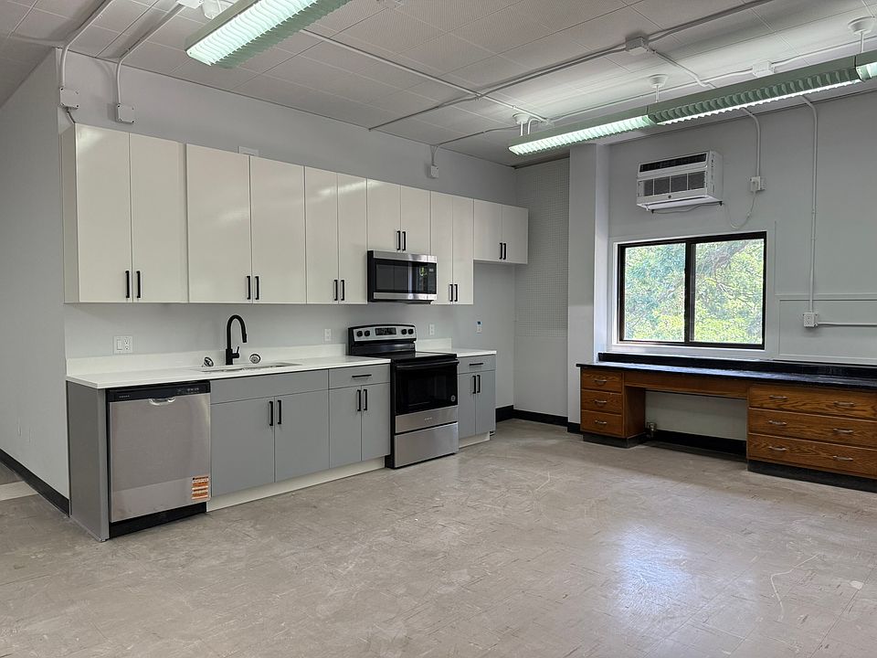 1st image of 300 S 11th St #11402635