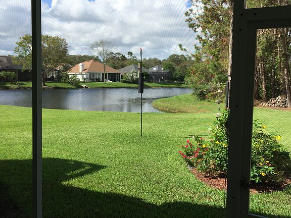 3rd image of 712 Lake Stone Cir