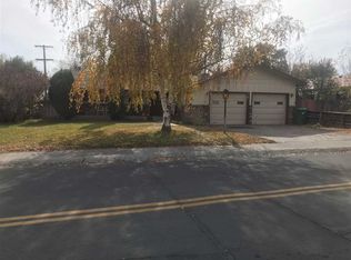 803 E Robinson St, Carson City, NV 89701