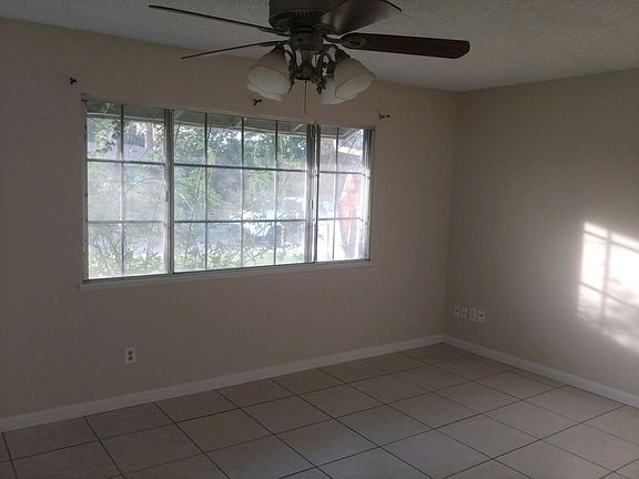 5th image of 3000 Peppertree Ln