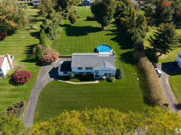 9 Surrey Drive, Brookfield, CT 06804