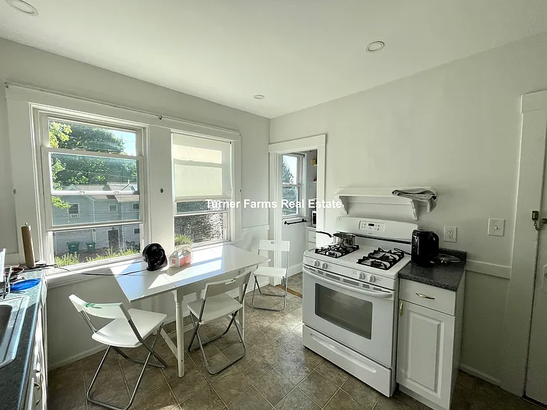 Edison Ave — Photo 12