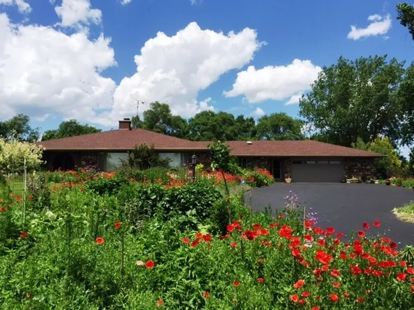 5430 Hillside Rd, Crystal Lake, IL 60012