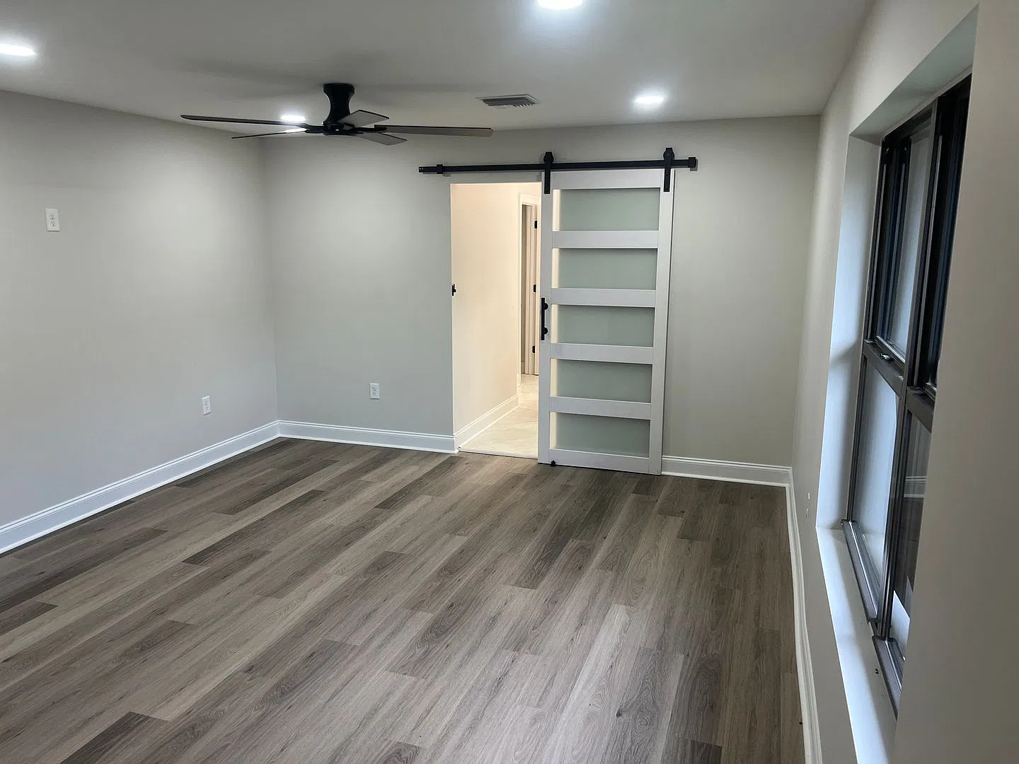 Stop compromising on storage and space. — Photo 3