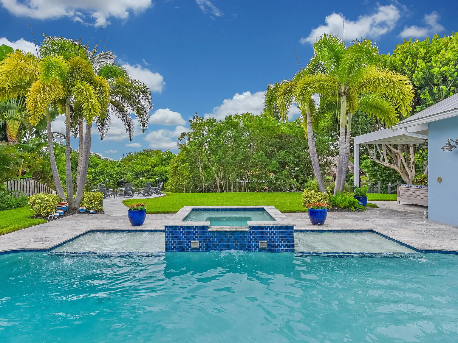 5 bed, 5.0 bath, 3076 sqft, $20,000 — Photo 3