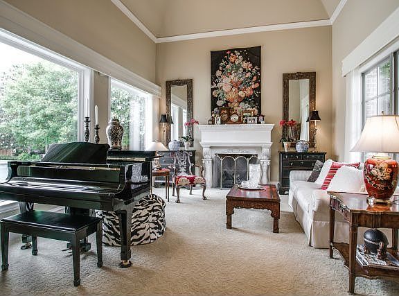 5th image of 2805 Vinson Ln