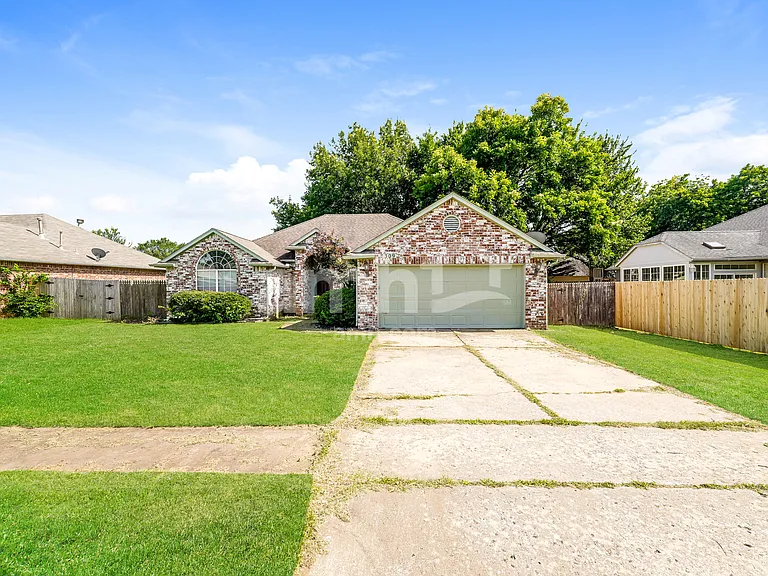 309 W Charleston St — Photo 1
