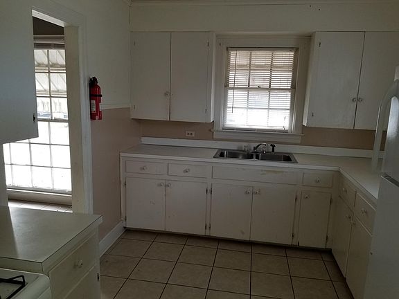 4th image of 757 Tetreau St