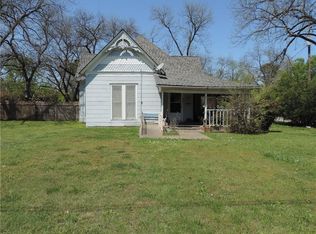 302 Williams Ave, Cleburne, TX 76033