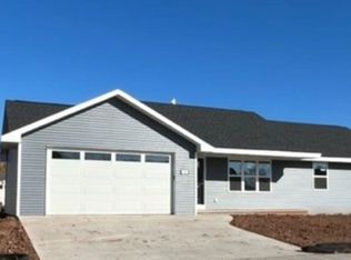 3365 Isaac Ln, Oshkosh, WI 54901