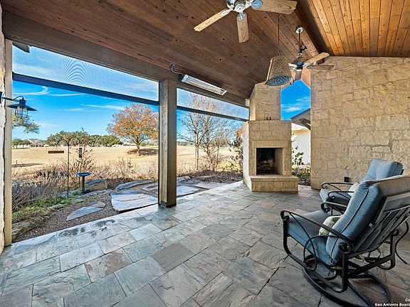 2nd image of 2821 Rock Barn Dr