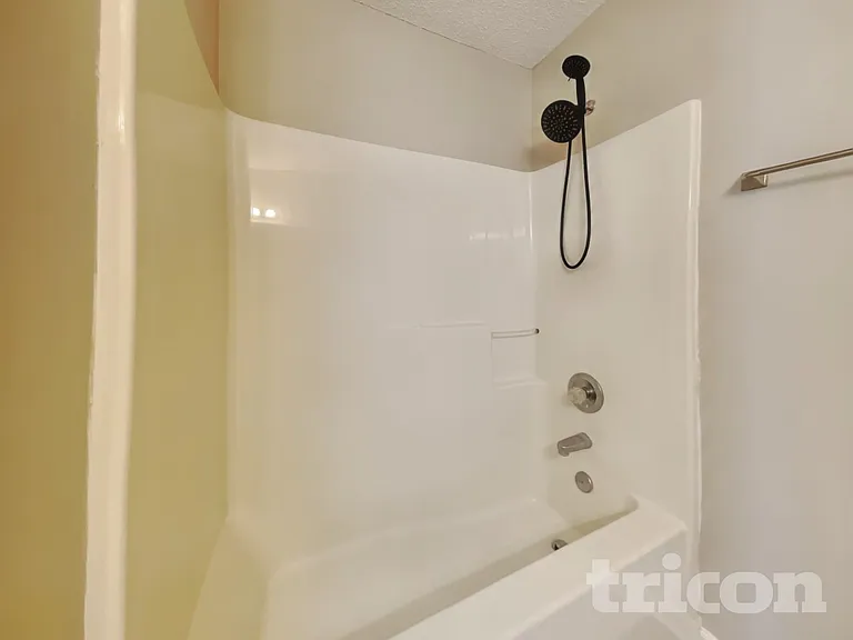 5169 Parkerwood Dr — Photo 16