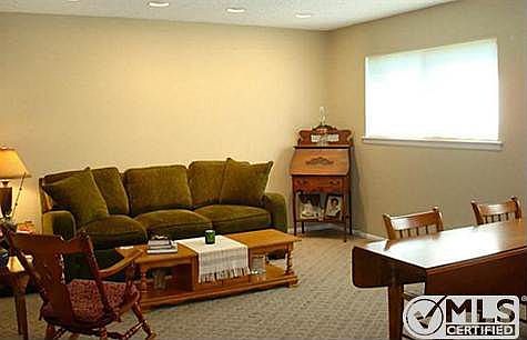2nd image of 6628 Yosemite Dr