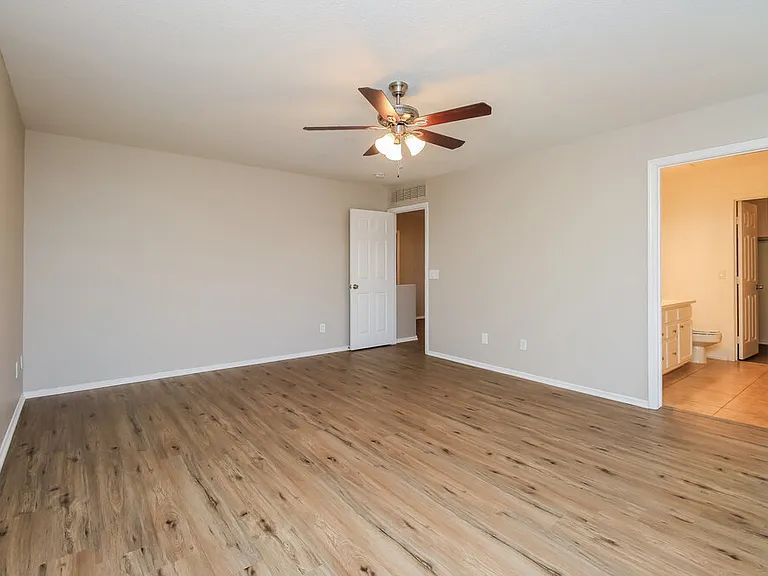 2356 E 35th Ave — Photo 11