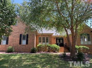 122 Glenmore Rd, Cary, NC 27519