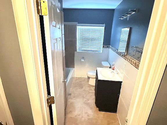 4th image of 7469 S Greenway Dr