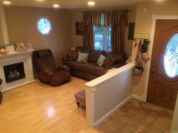 5th image of 370 Loretto St