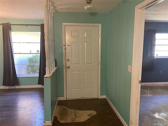 3rd image of 865 W Catbrier Ln