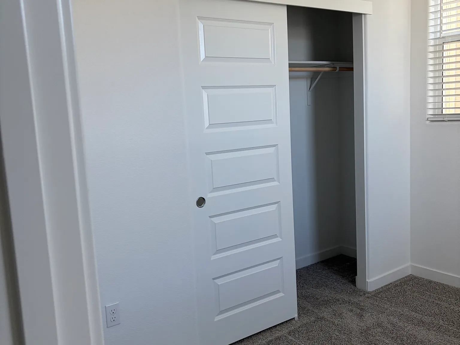 Lake Park Cir, Galt — Photo 2