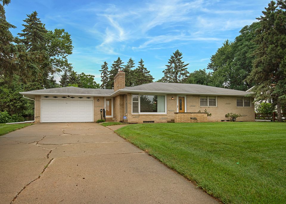 1701 Fairview Ave N, Falcon Heights, MN 55113 | Zillow