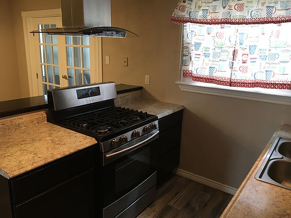 4th image of 2044 Solano Dr
