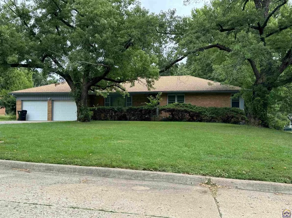 1120 SW Crest Dr, Topeka, KS 66604