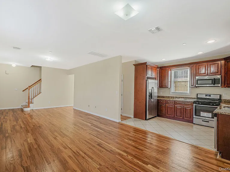 123 Clinton Ave #B — Photo 9