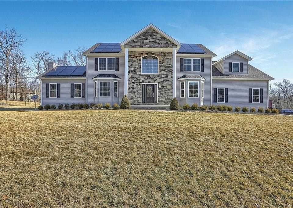 1st image of 118 Winding Brook Ct
