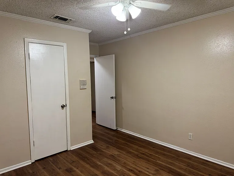 6919 Moon Lake Dr — Photo 15