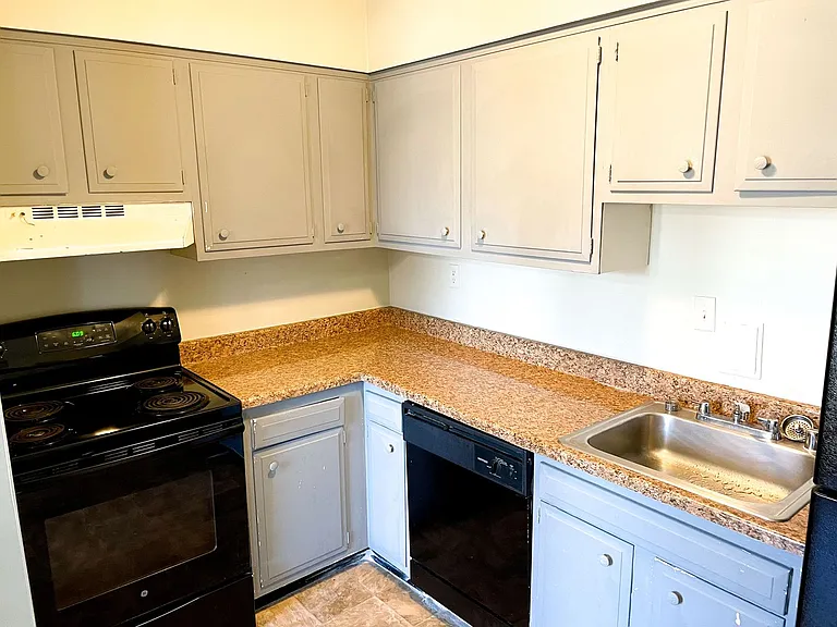 4800 Southern Parkway/602 & 604 Bluegrass Pkwy — Photo 8