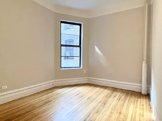 Rented by Metropolitan Equities | media 3