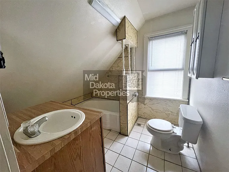 1019 W 4th Ave — Photo 12