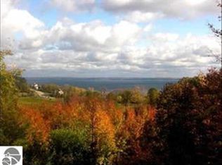 Mapleton Ln, Traverse City, MI 49686