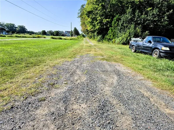 1773 Land Of Promise Rd, Chesapeake, VA 23322