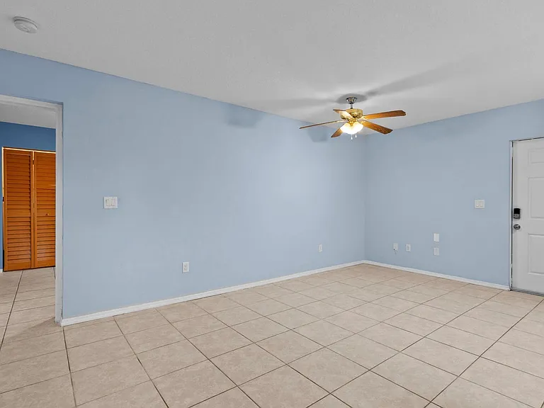 141 NE Naranja Ave — Photo 17