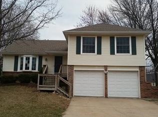 1434 S Kiowa Dr, Olathe, KS 66062