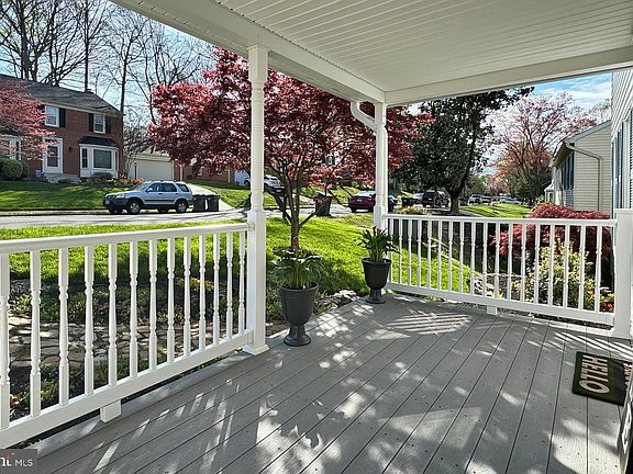 5th image of 15731 Edgewood Dr