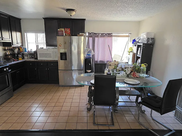 612 S Acacia Ave #B — Photo 4