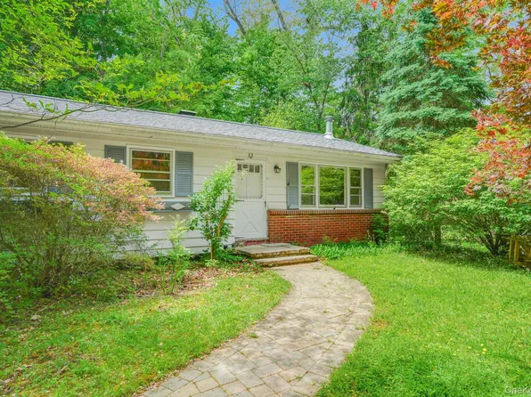 34 Julie Drive, Hopewell Junction, NY 12533