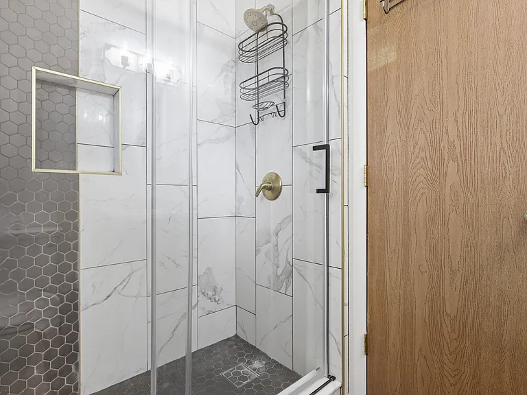 1336 Roseville Dr — Photo 16