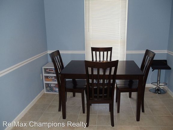 3rd image of 6654 Foxdale Dr